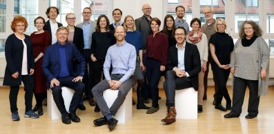 Bild von dem gesamten festen denkmodell Team